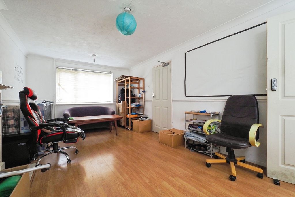 Property photo 2 of 24 Pbox-Img.Jpg