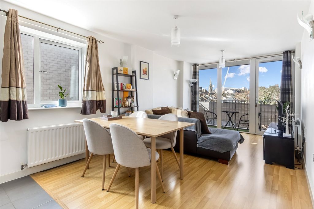 Property photo 1 of 24 Picture No. 16