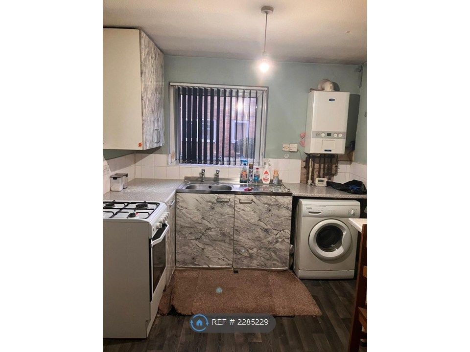 Property photo 3 of 4 Kitchen