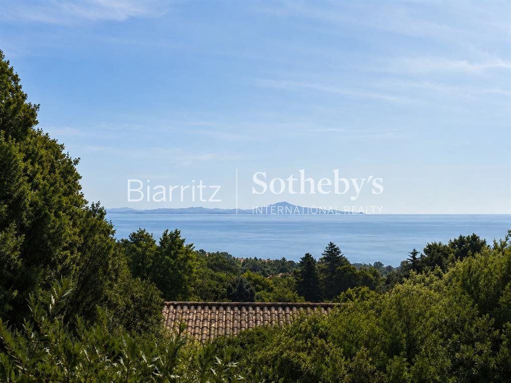 Property photo 1 of 20 Splendid Apartment With Private Garden