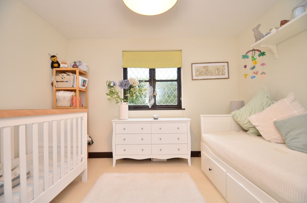 Property photo 3 of 27