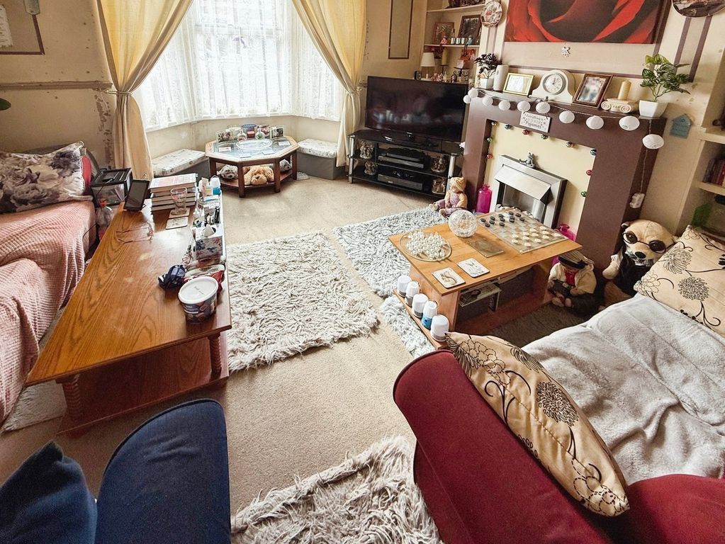 Property photo 2 of 12