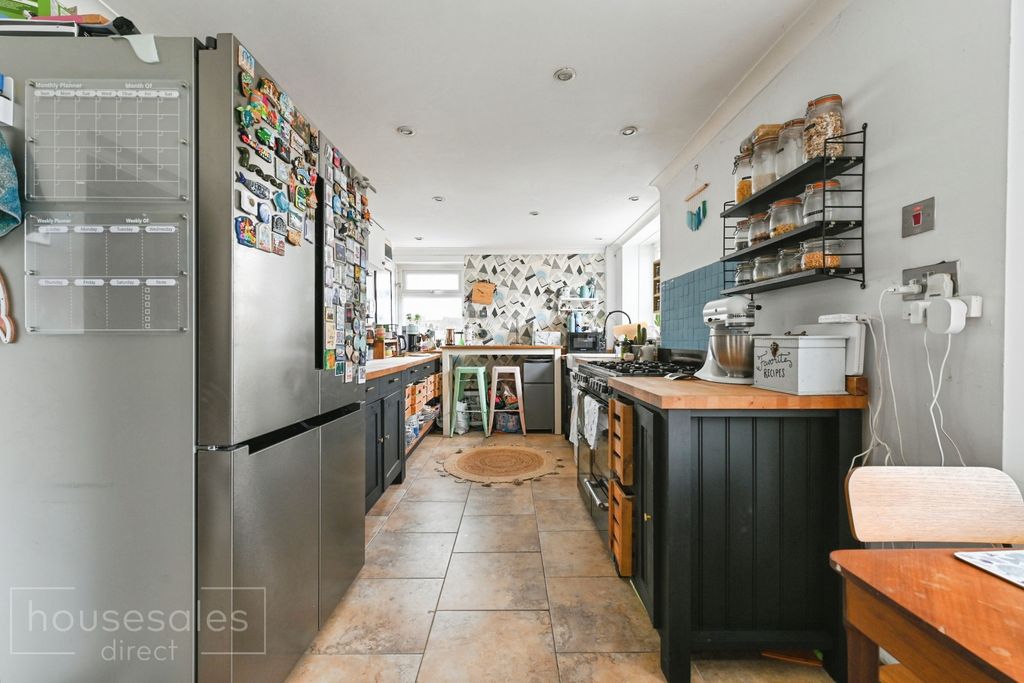 Property photo 2 of 13