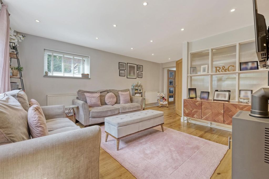 Property photo 2 of 23 Picture No. 03