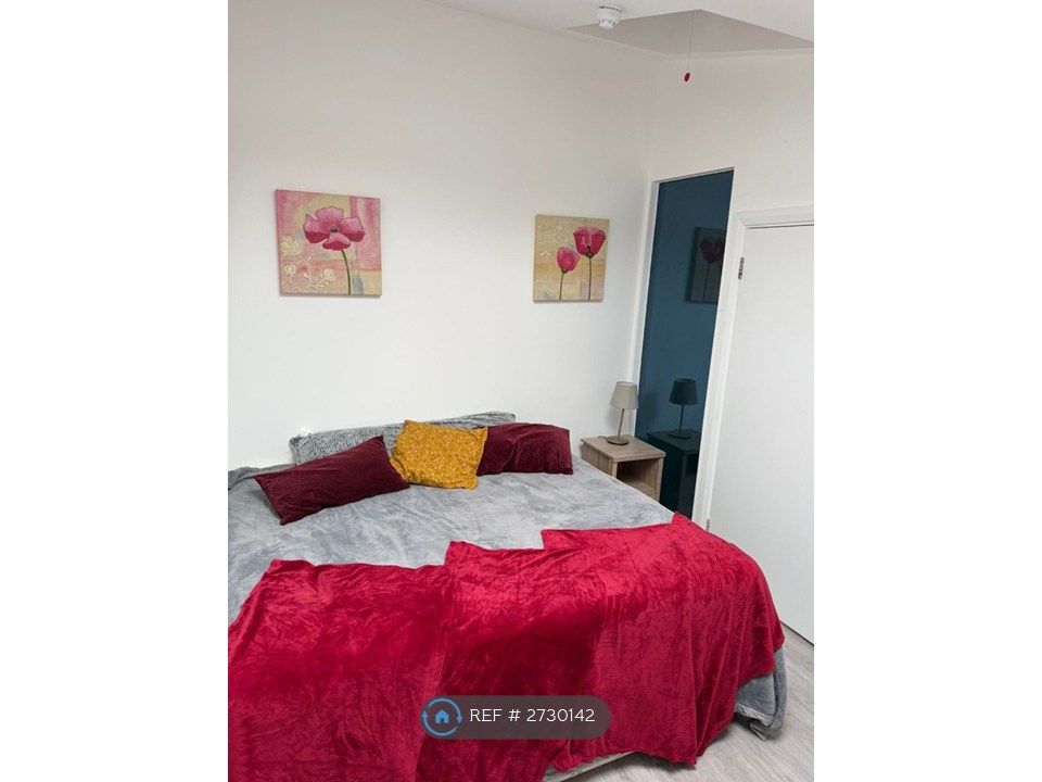 Property photo 1 of 5 Bedroom