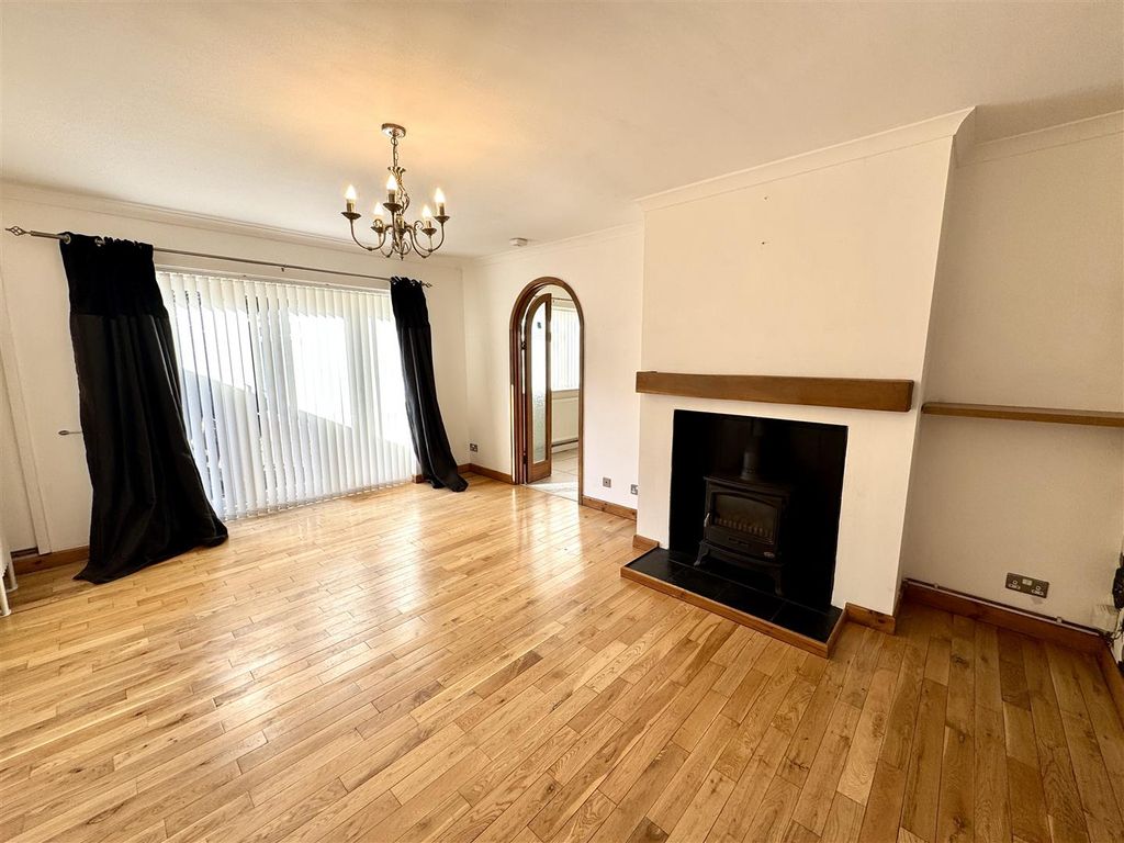 Property photo 2 of 16 Living Room