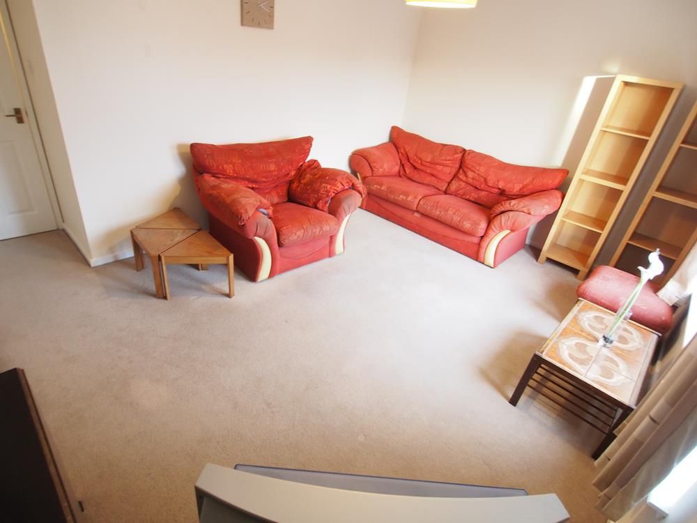 Property photo 3 of 7 Lounge Alt