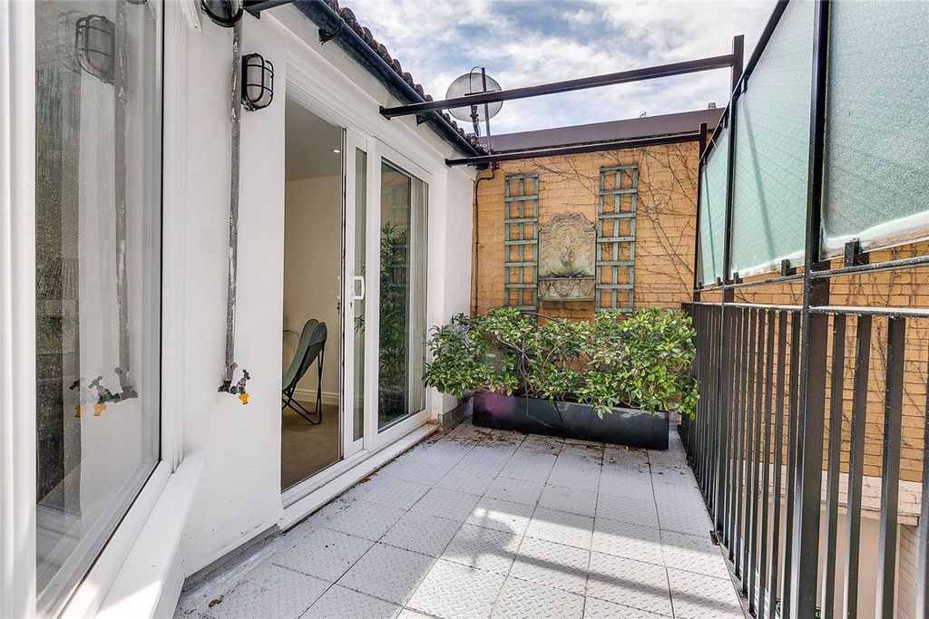 Property photo 3 of 6