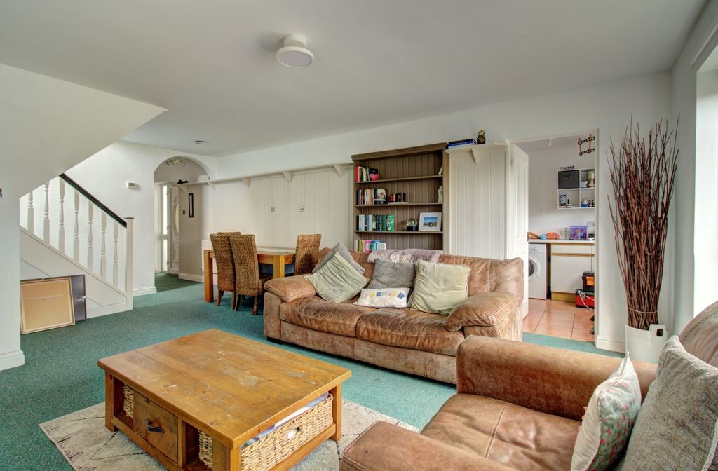 Property photo 2 of 12 Living Room Queens Road - Matt Clinton Ewemove Ken