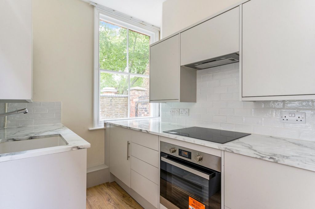Property photo 2 of 14 Kitchen