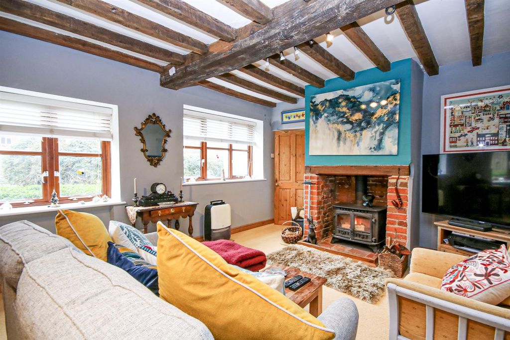 Property photo 2 of 22 18-Img_1019.Jpg