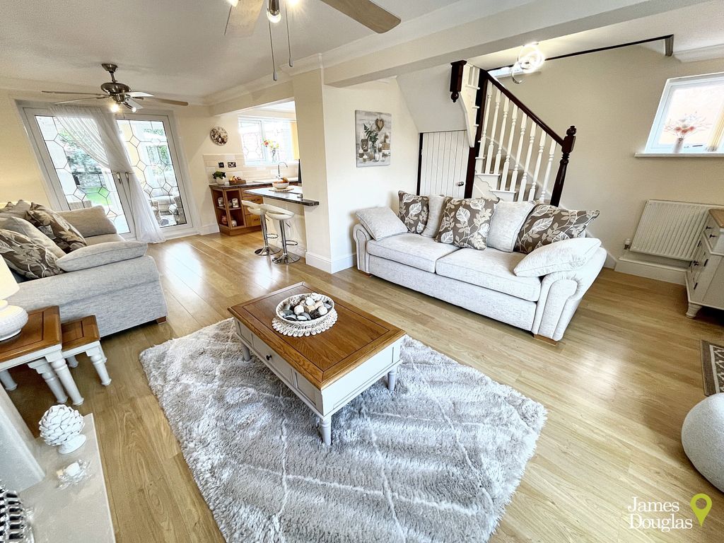 Property photo 3 of 20 Livdin3