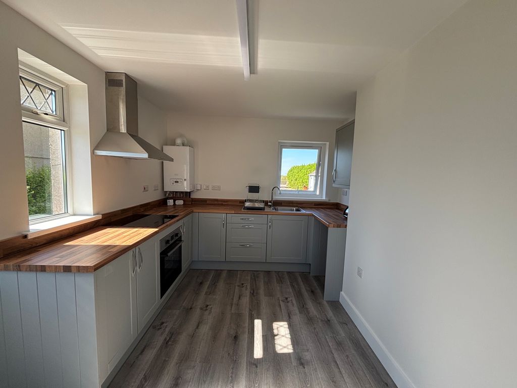 Additional image 5 of 3 bed property to rentTalyclun, Llanelli SA14