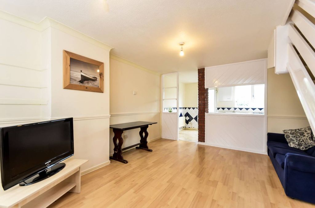 Property photo 2 of 21