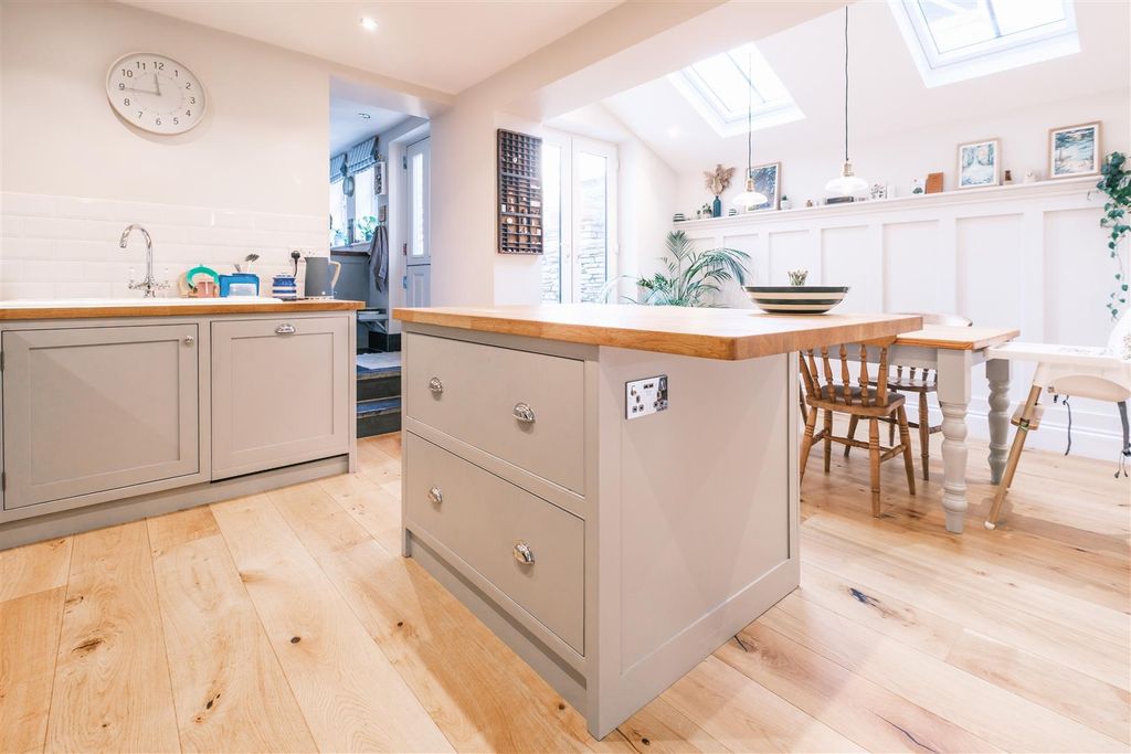 Property photo 2 of 26 Parry 4 Westward Liskeard-15.Jpg