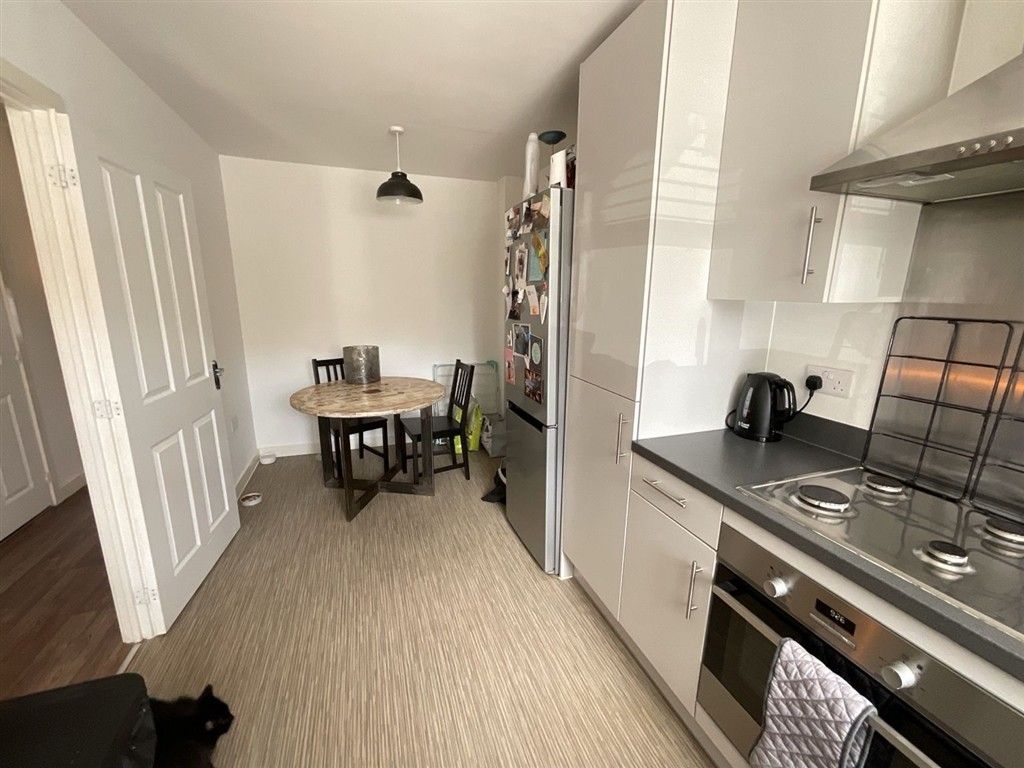 Property photo 3 of 8 Kitchen/Dining Room
