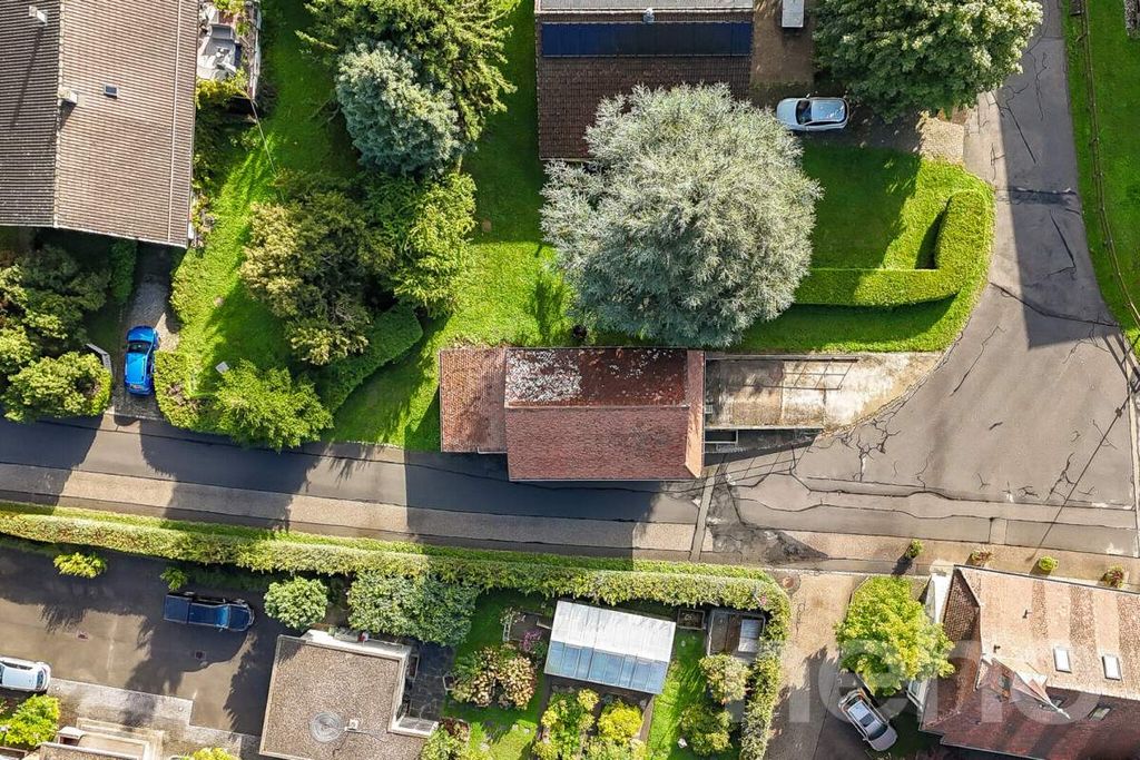 Property photo 2 of 12