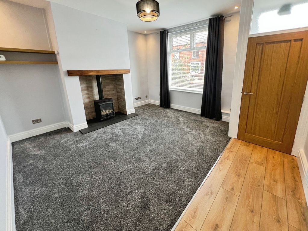 Property photo 3 of 13 Lounge