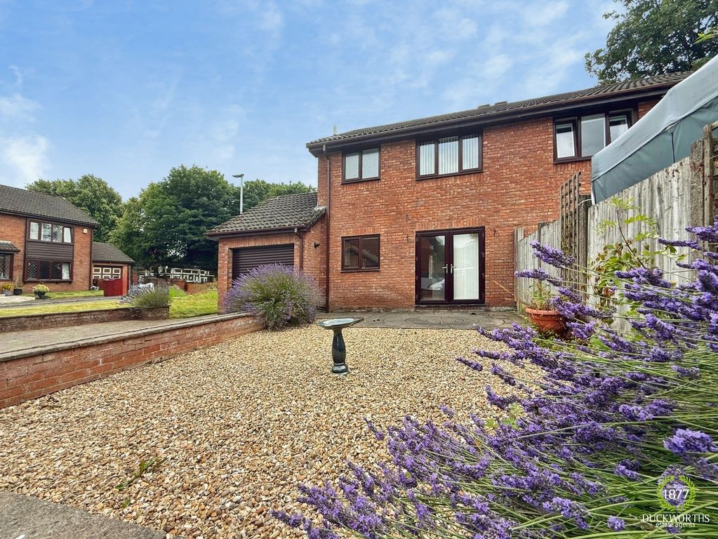 Property photo 2 of 13