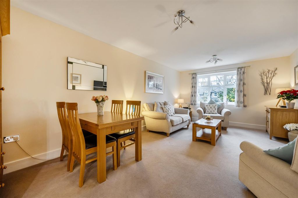 Property photo 3 of 12 1386627-15-692d8110d56c5.Jpg