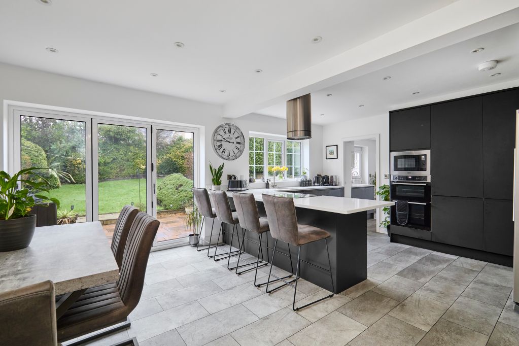 Property photo 3 of 28 Dining Kitchen