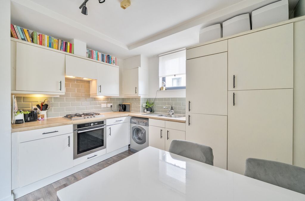 Property photo 3 of 9