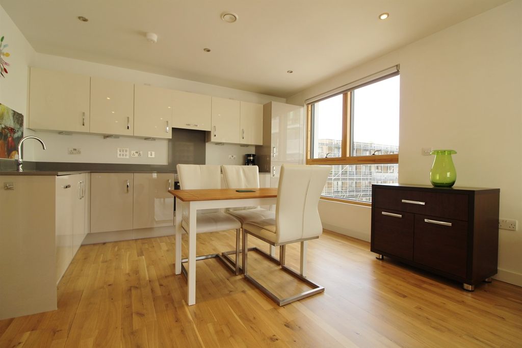 Property photo 3 of 9 Kitchen