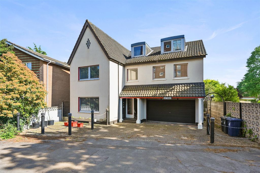 Property photo 3 of 19