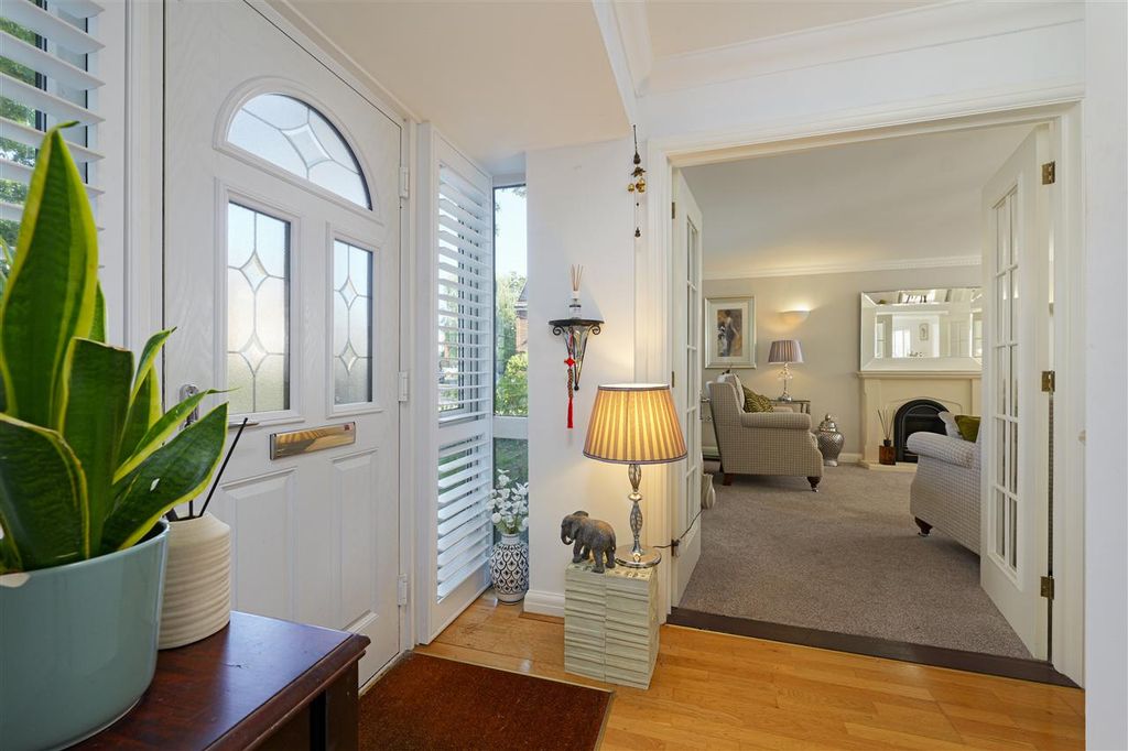 Property photo 2 of 33