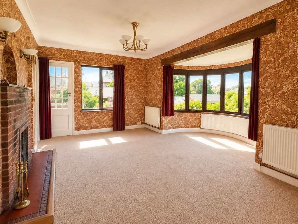 Property photo 2 of 24 Sitting Room