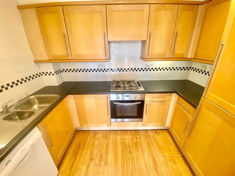 Property photo 3 of 8 Photo 7