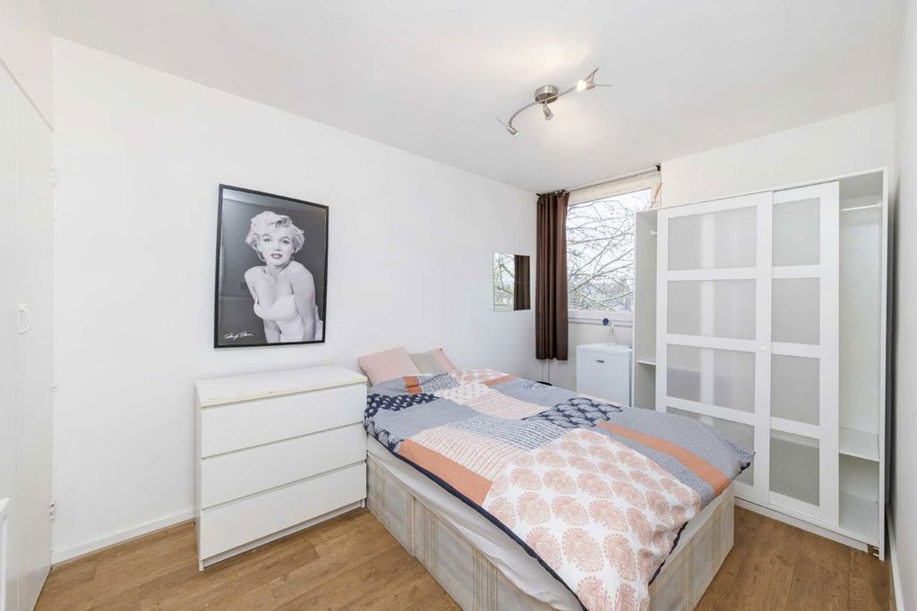 Property photo 3 of 5