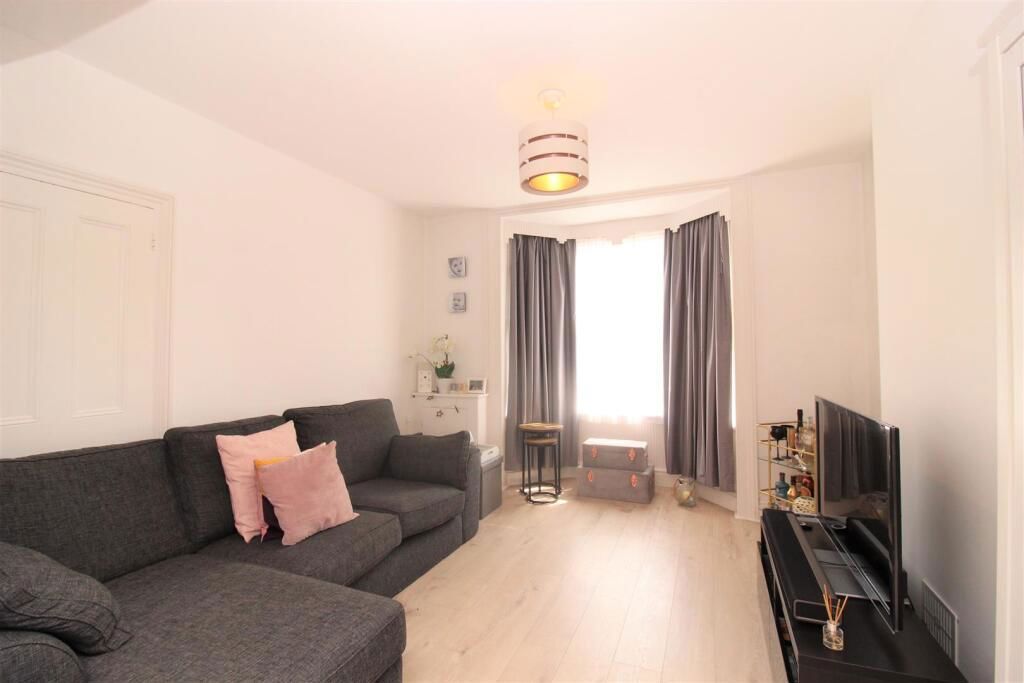 Property photo 3 of 8