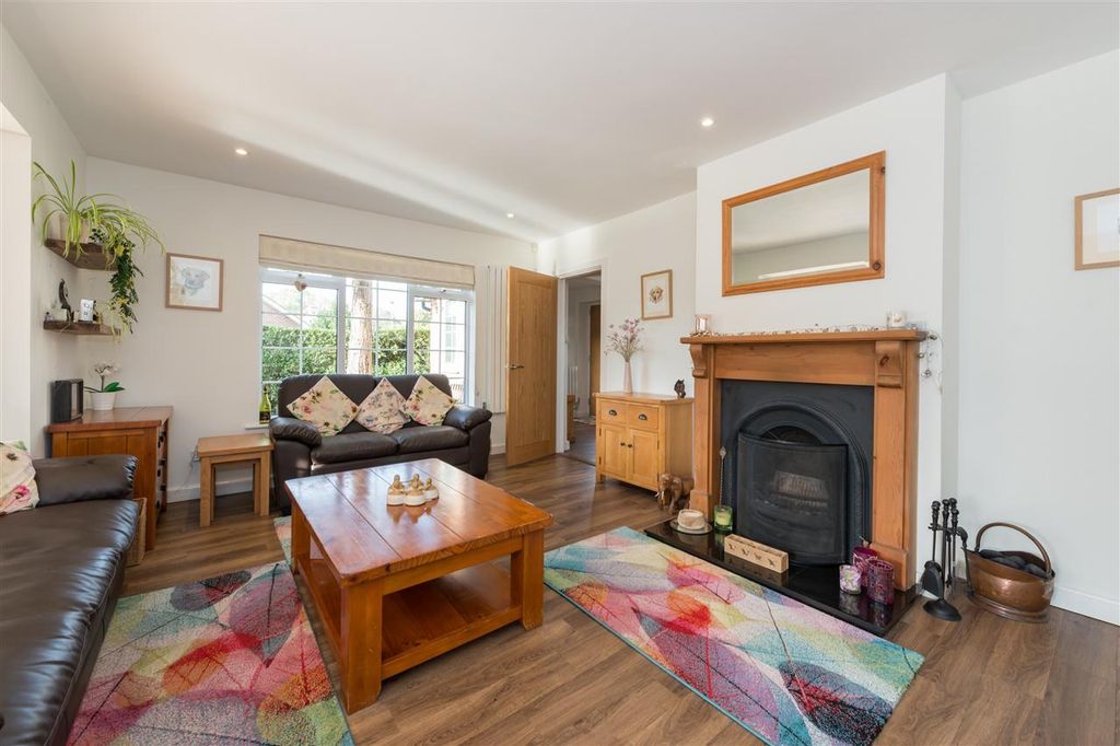 Property photo 3 of 24