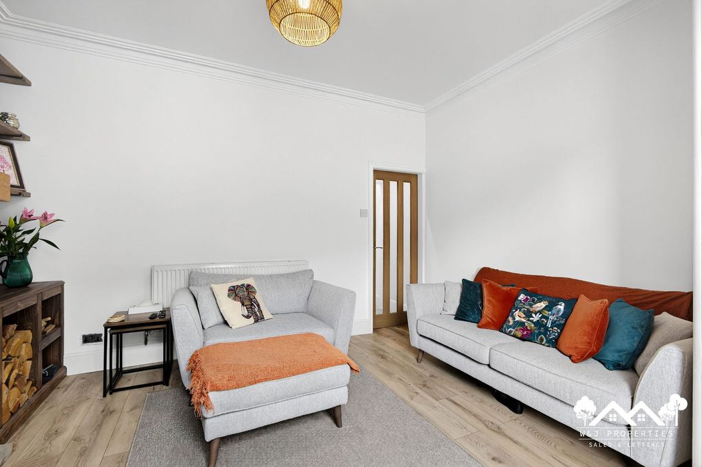 Property photo 3 of 26