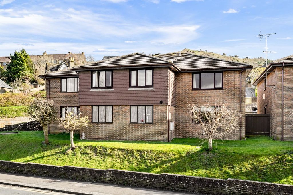 Property photo 1 of 9