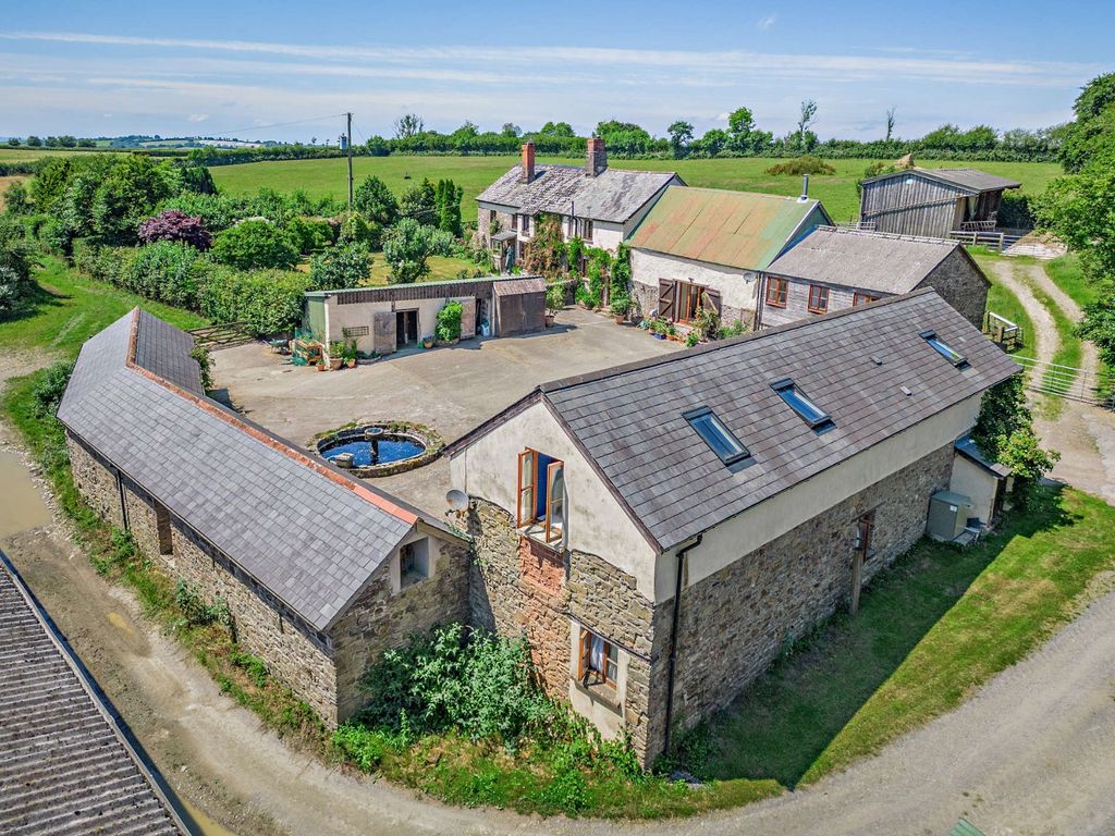 Property photo 1 of 24 Higher Ley