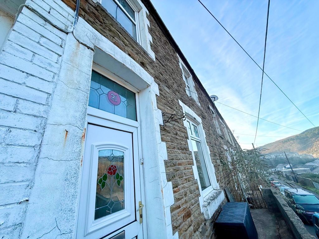 Property photo 2 of 22