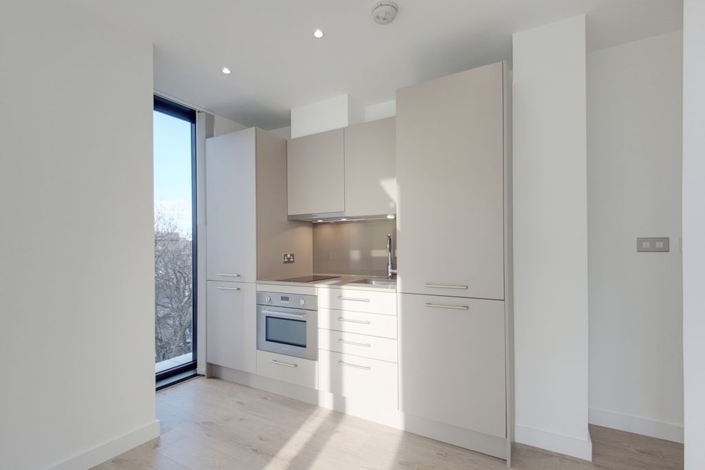 Property photo 3 of 14 3_Kitchen_Recepti...