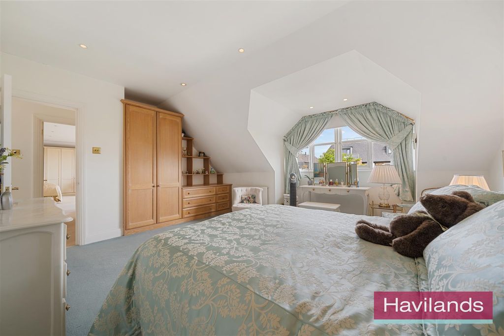 Additional image 14 of 3 bed flat for saleCrescent Road, Enfield EN2