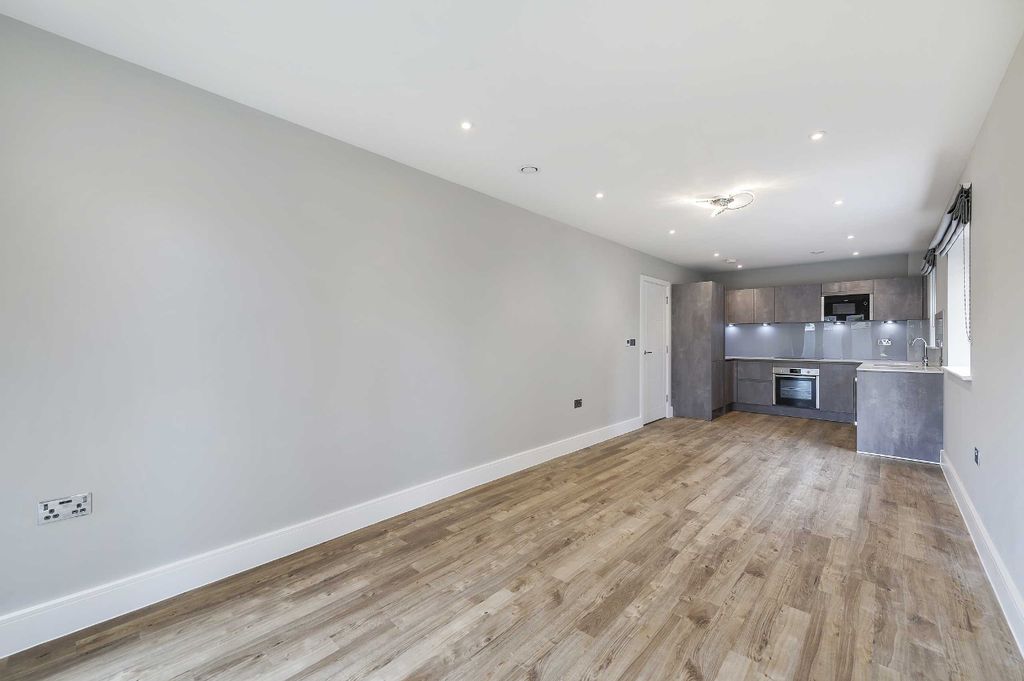 Property photo 3 of 8 Photo