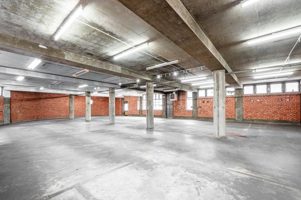 Property photo 1 of 11 Bayford St Bus Centre U1 New  Low Res 7.Jpg