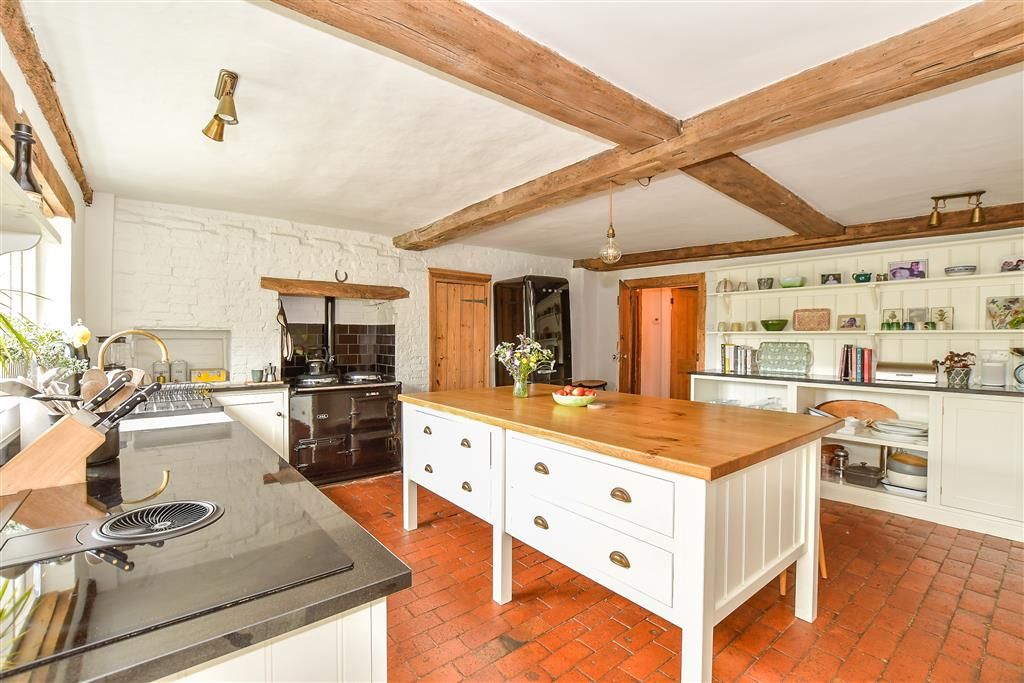 Property photo 3 of 22 Kitchen