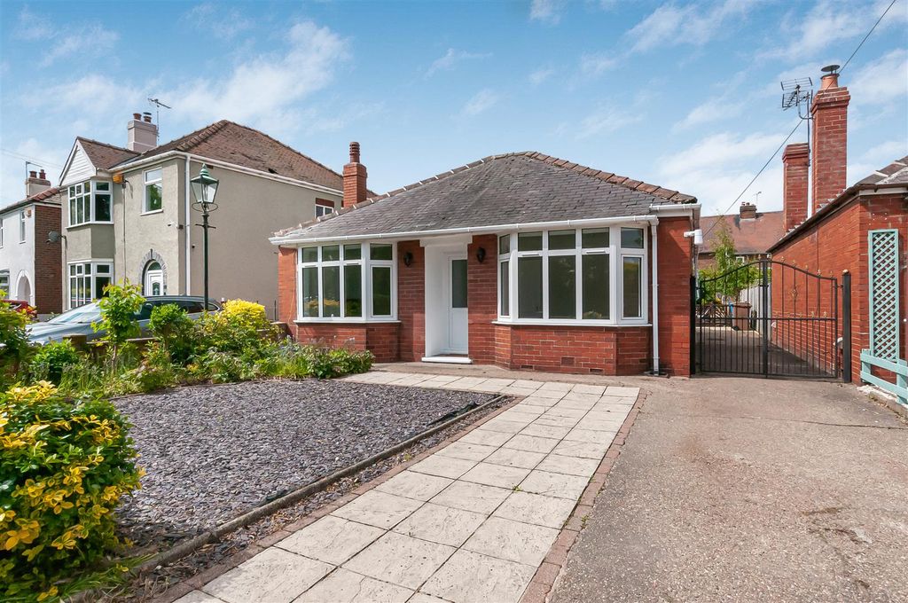 Property photo 1 of 25 56 Station Road2.Jpg