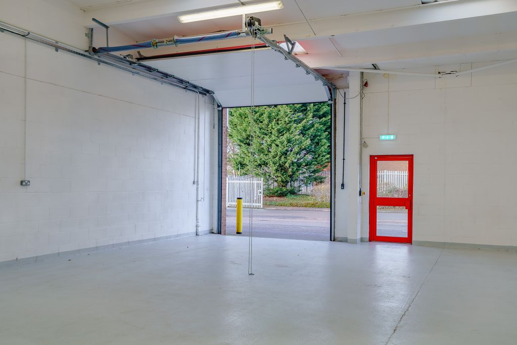 Property photo 3 of 8 Industrial Unit To Let At Greenwood Court Industrial Estate, Shrewsbury, Sy1 3Tb