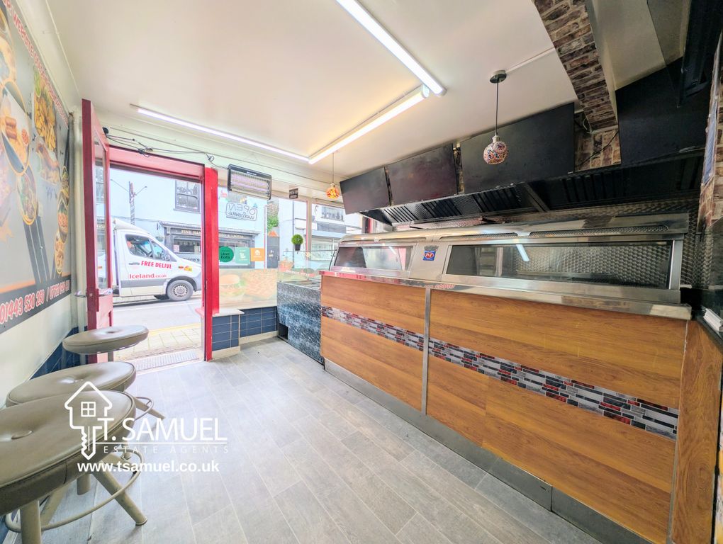 Property photo 3 of 14 Retail Unit