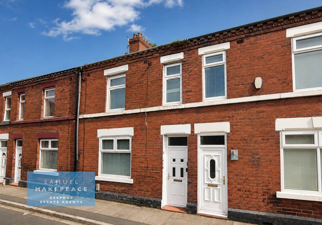 Property photo 1 of 14 Three Bedroom Mature Town House In Goldenhill