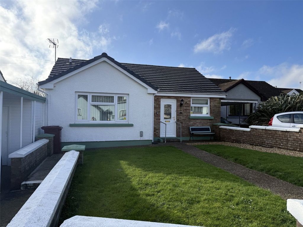 Property photo 1 of 19 Front