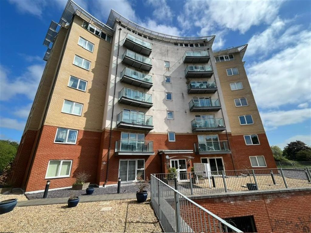 Property photo 1 of 9