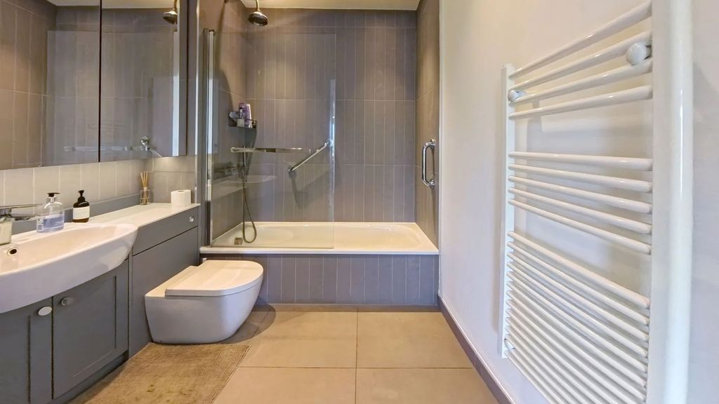 Property photo 3 of 4